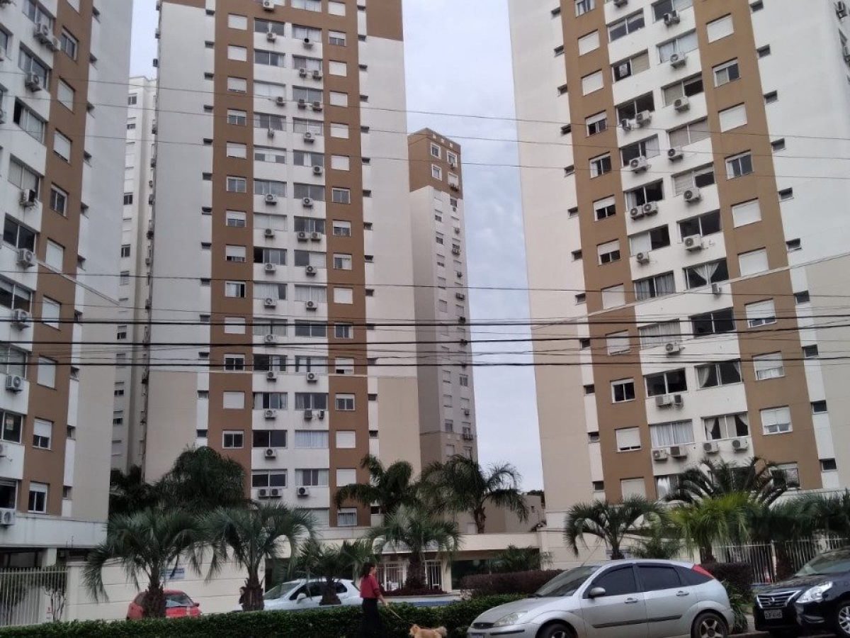 Apartamento à venda com 68m², 3 quartos, 1 suíte, 1 vaga no bairro Vila Ipiranga em Porto Alegre - Foto 1