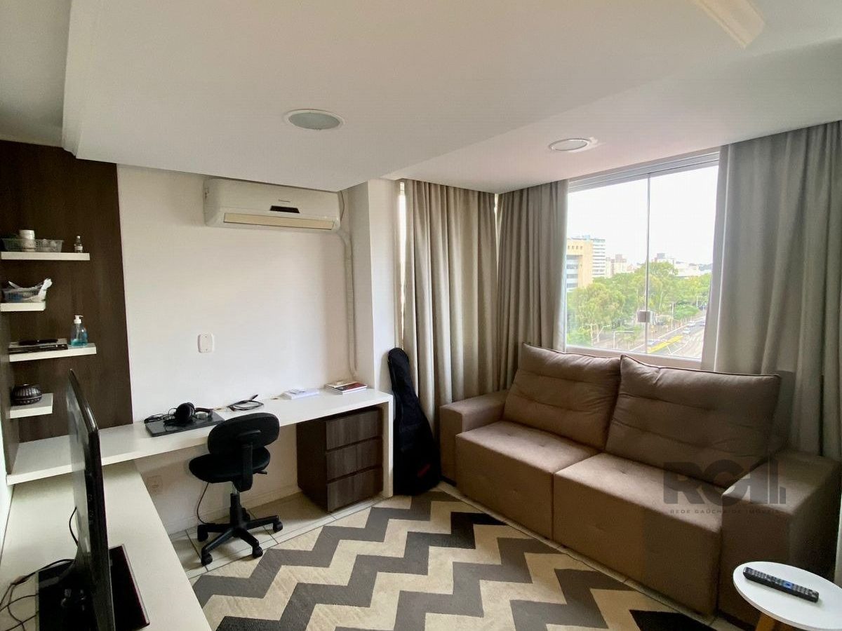 Apartamento à venda com 43m², 1 quarto, 1 vaga no bairro Partenon em Porto Alegre - Foto 1