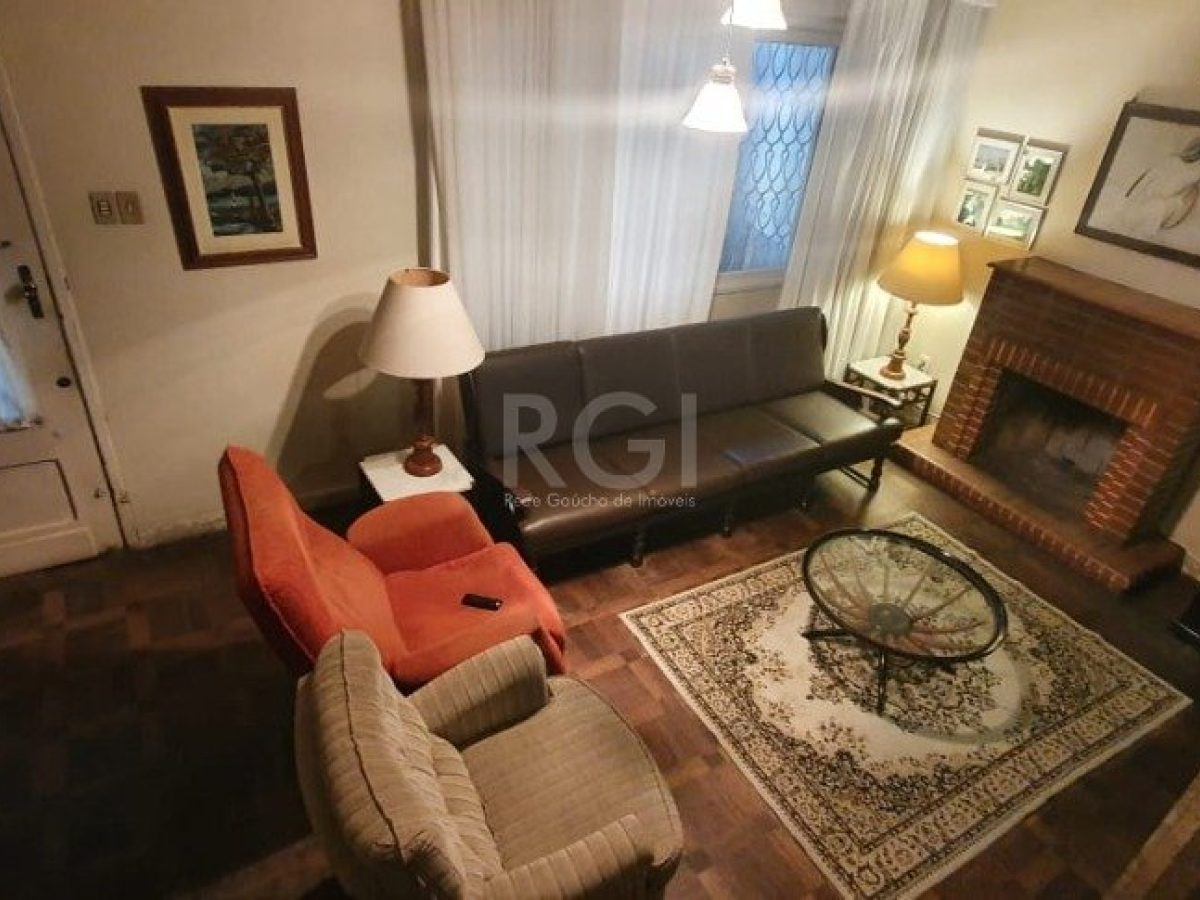 Casa à venda com 156m², 3 quartos, 1 suíte, 2 vagas no bairro Petrópolis em Porto Alegre - Foto 1