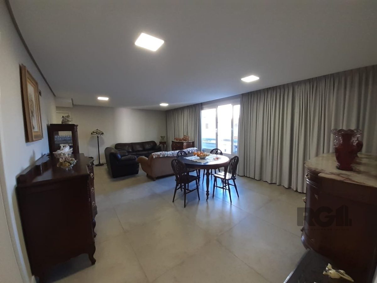 Apartamento à venda com 142m², 3 quartos, 1 suíte, 2 vagas no bairro Tristeza em Porto Alegre - Foto 1