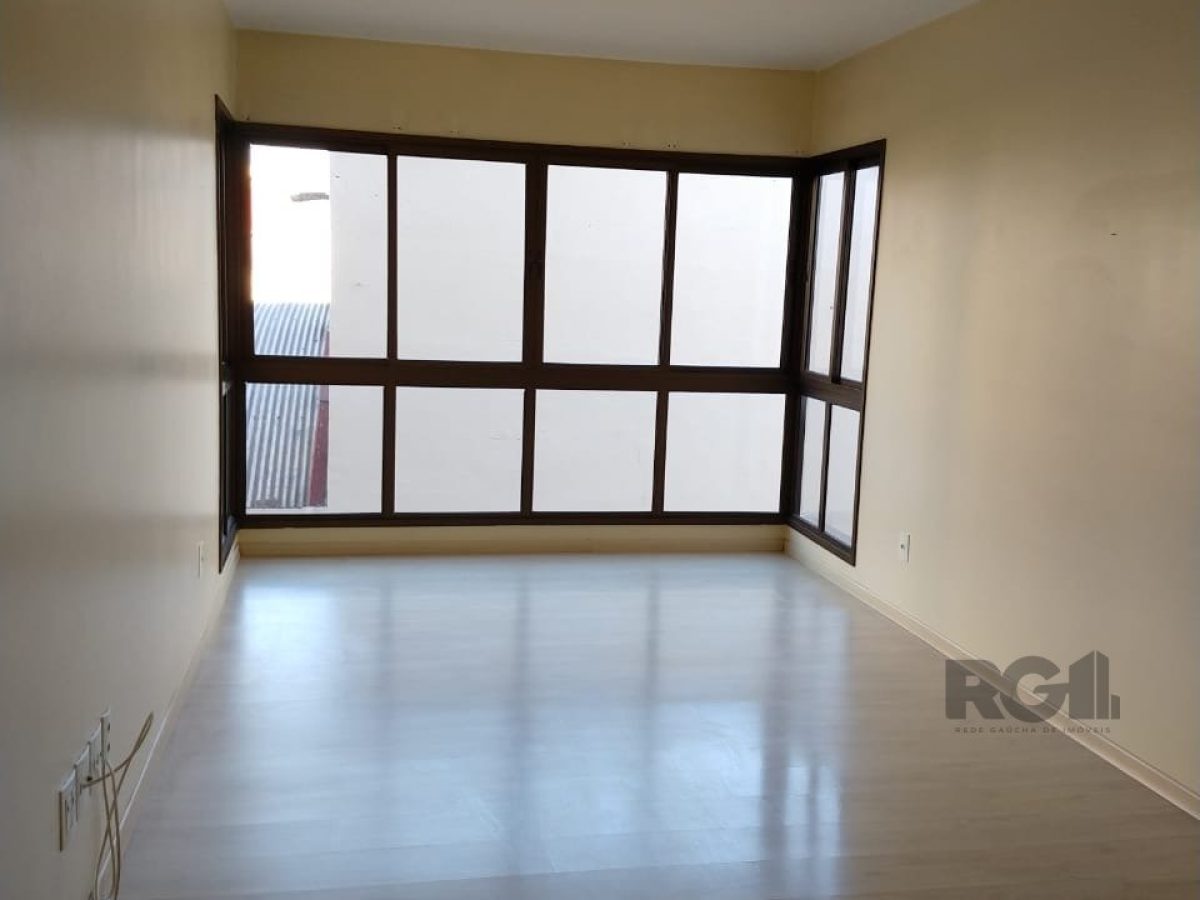 Apartamento à venda com 83m², 3 quartos, 1 suíte, 1 vaga no bairro Santana em Porto Alegre - Foto 1