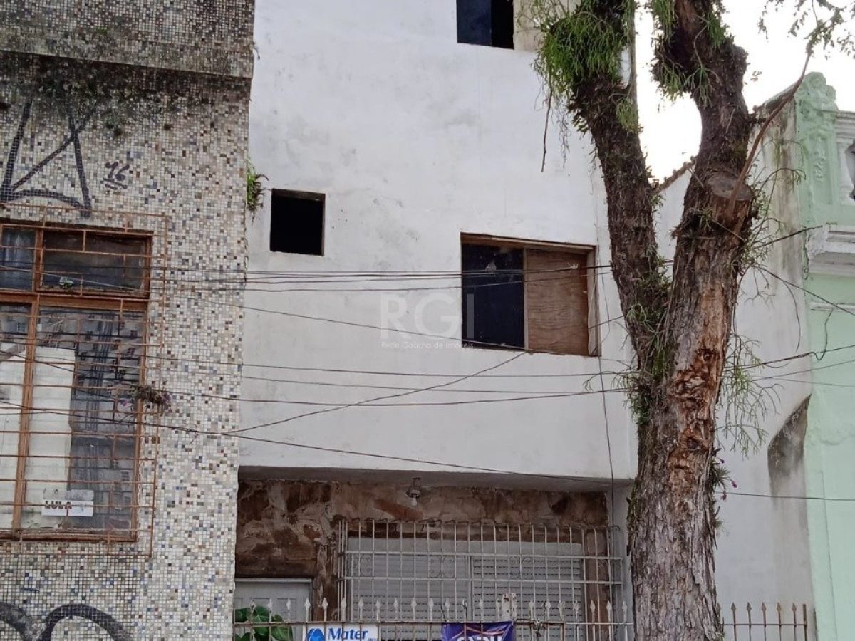 Casa à venda com 240m², 3 quartos, 3 suítes, 1 vaga no bairro Centro Histórico em Porto Alegre - Foto 1