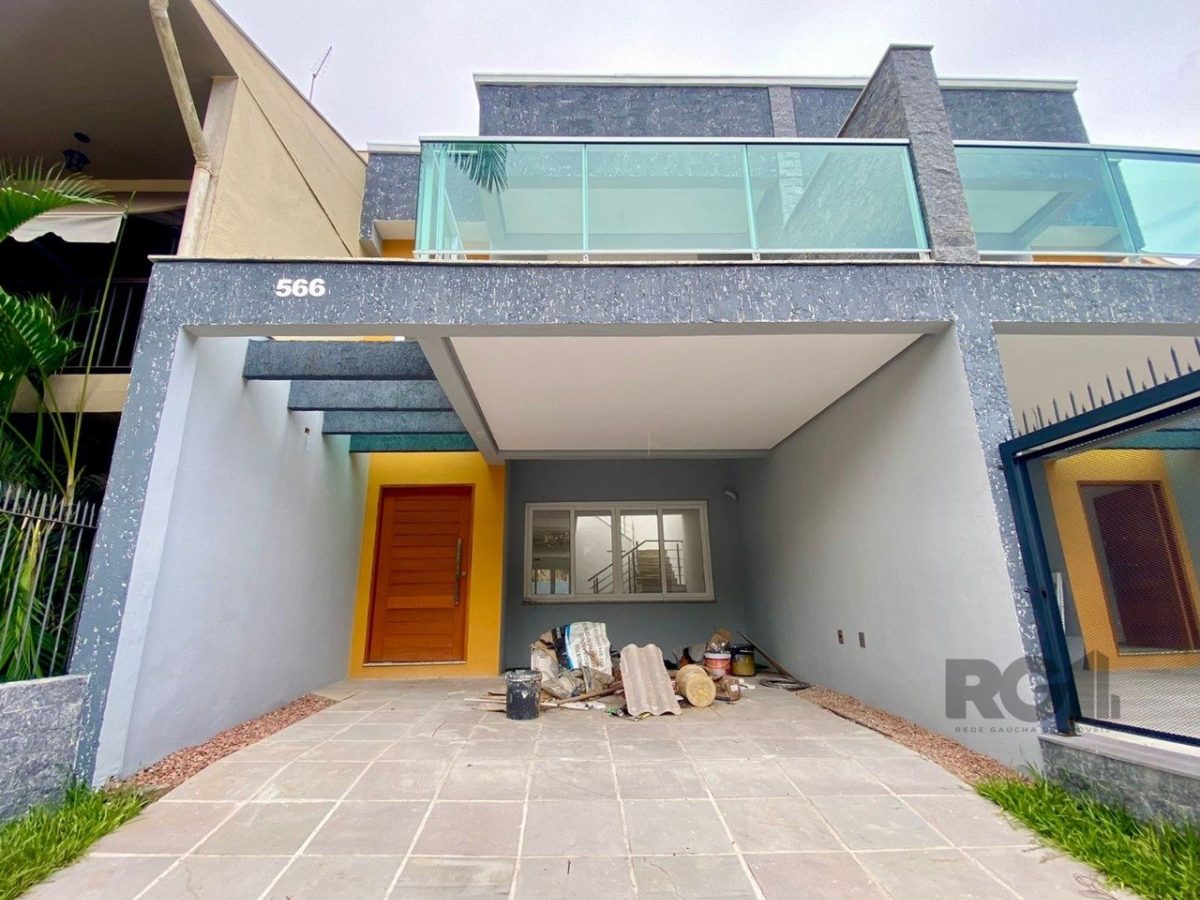 Casa à venda com 202m², 3 quartos, 3 suítes, 4 vagas no bairro Chácara das Pedras em Porto Alegre - Foto 1