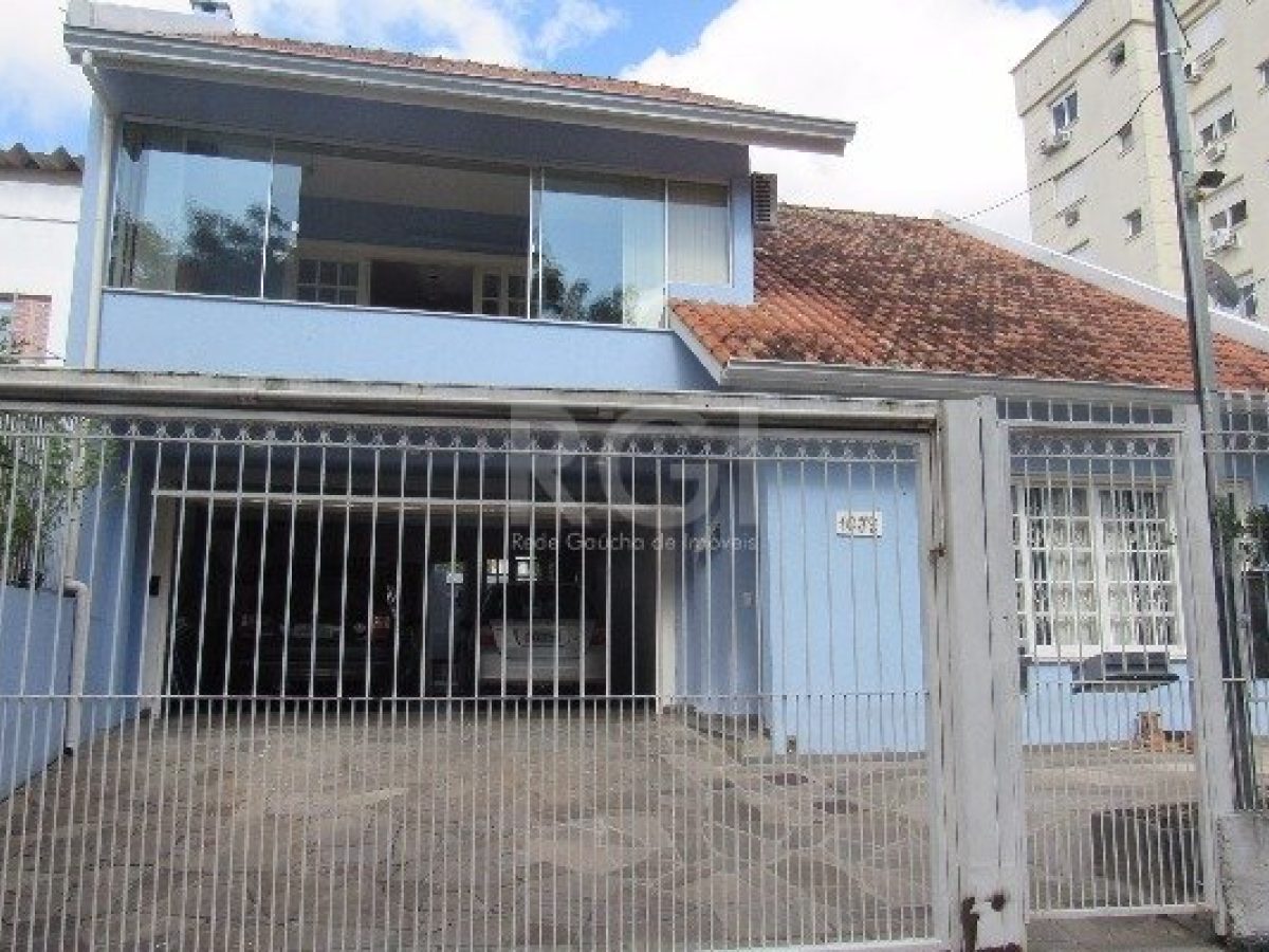 Casa à venda com 236m², 4 quartos, 2 suítes, 4 vagas no bairro Santana em Porto Alegre - Foto 1