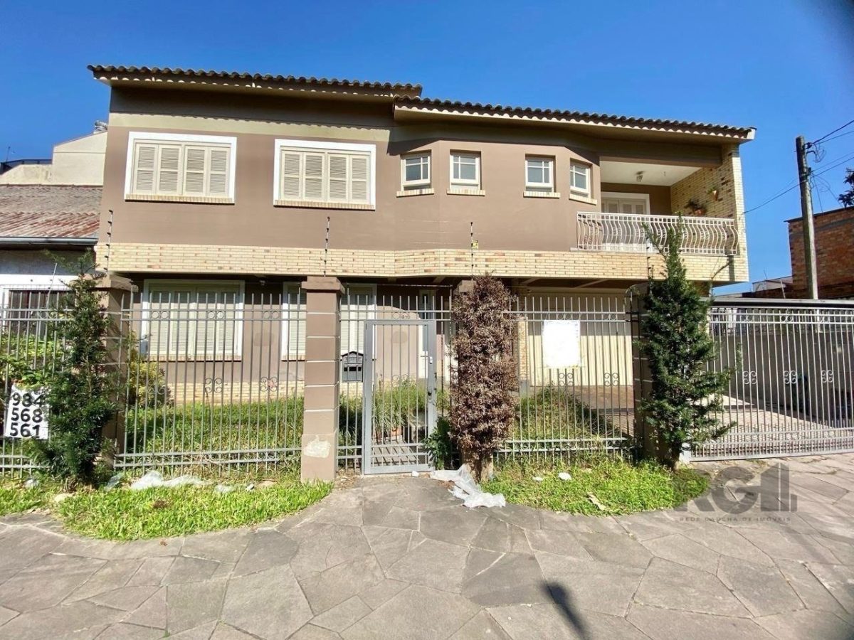 Casa à venda com 284m², 4 quartos, 1 suíte, 3 vagas no bairro Higienópolis em Porto Alegre - Foto 1