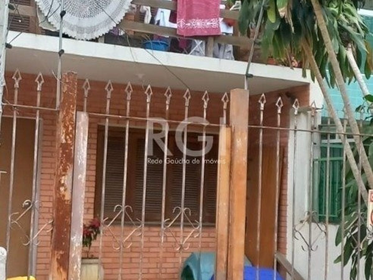 Casa à venda com 96m², 3 quartos, 1 vaga no bairro Menino Deus em Porto Alegre - Foto 1