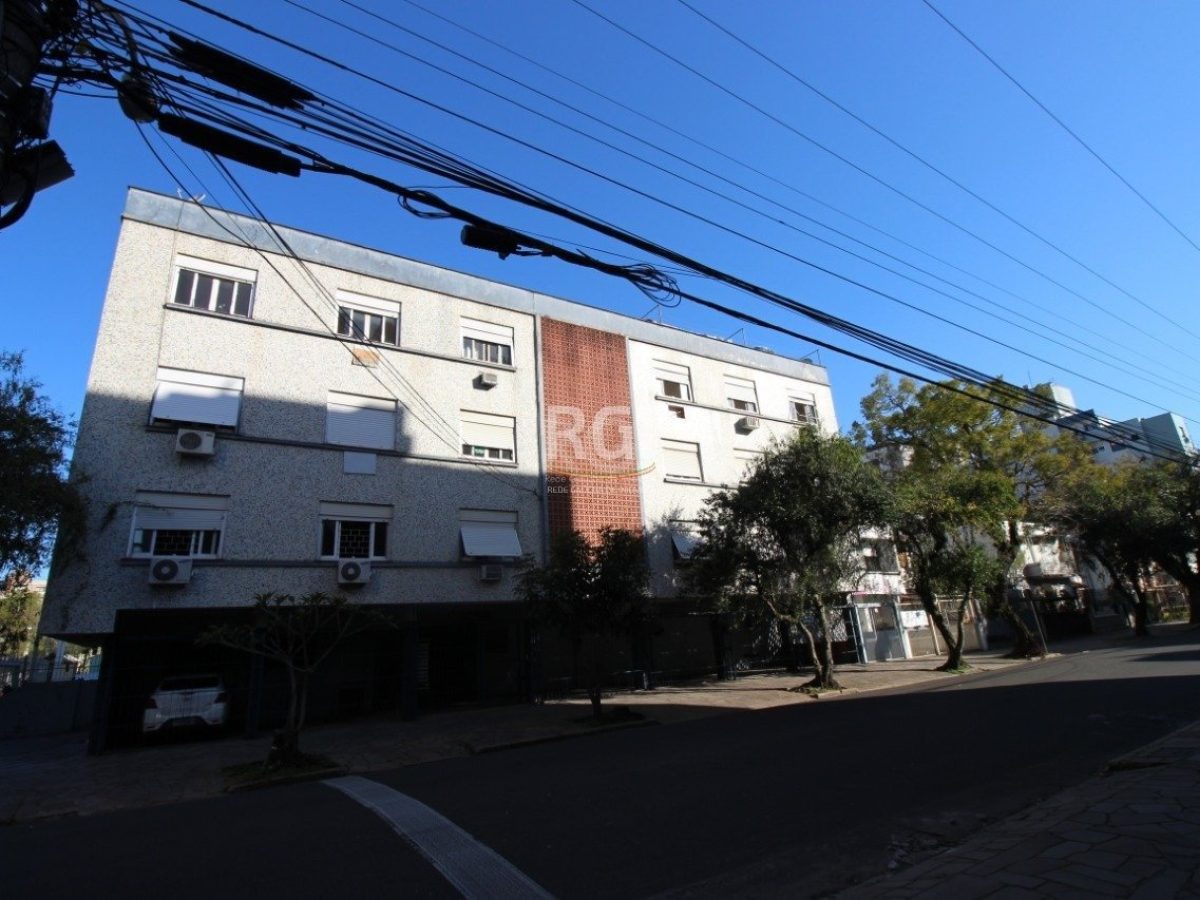 Apartamento à venda com 74m², 3 quartos, 1 suíte, 1 vaga no bairro Santana em Porto Alegre - Foto 1