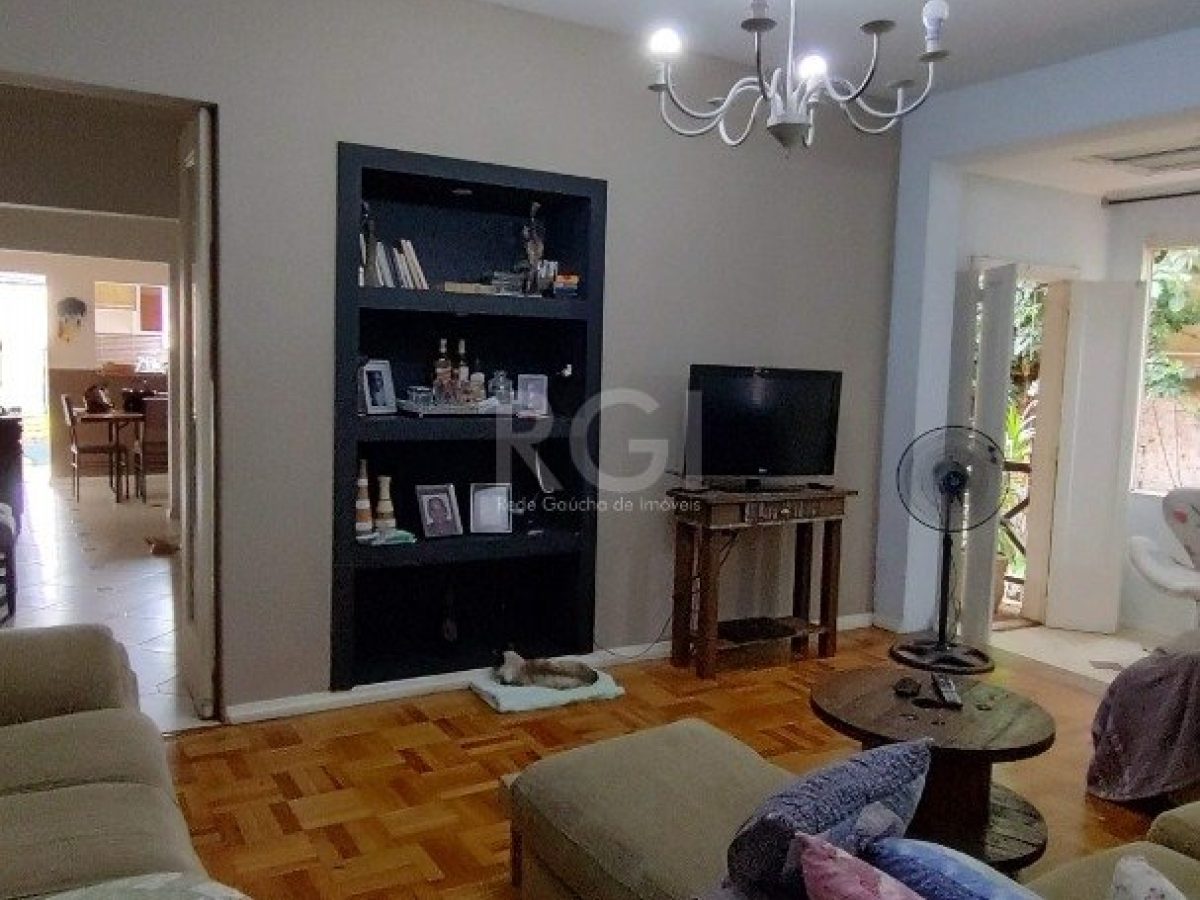 Casa à venda com 90m², 2 quartos, 5 vagas no bairro Santa Tereza em Porto Alegre - Foto 1