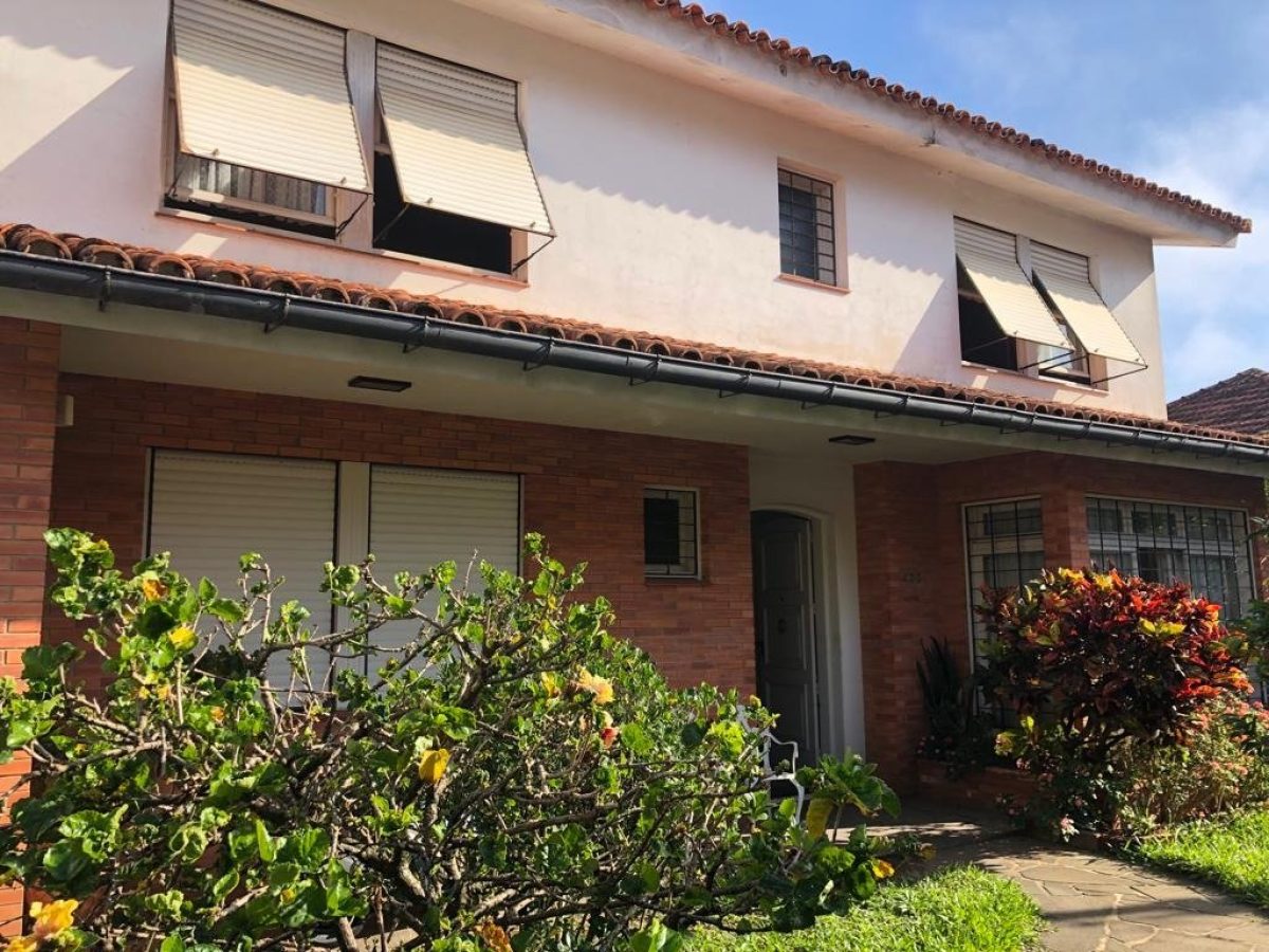 Casa à venda com 257m², 4 quartos, 1 suíte, 2 vagas no bairro Menino Deus em Porto Alegre - Foto 1