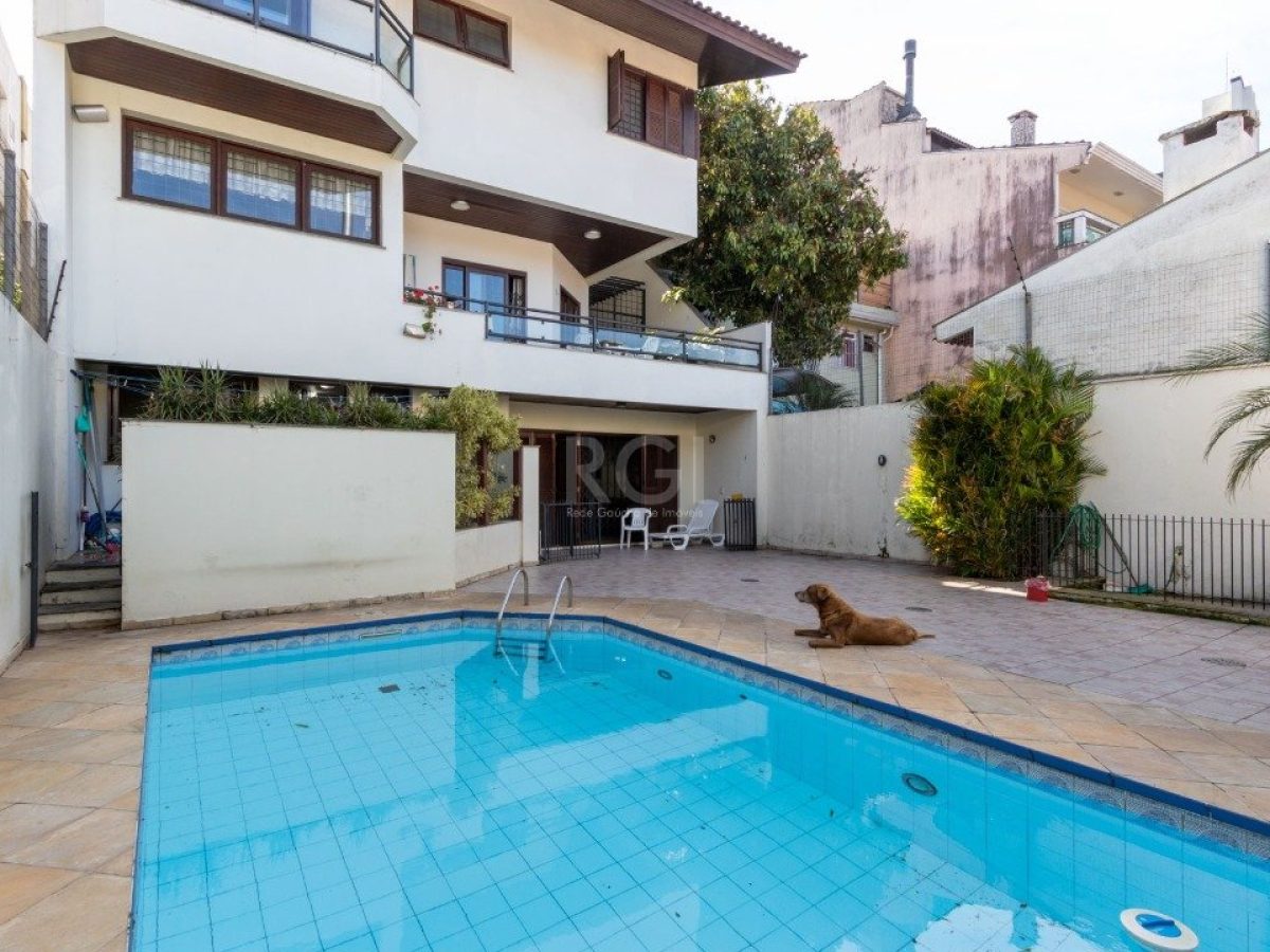 Casa à venda com 352m², 4 quartos, 2 suítes, 4 vagas no bairro Petrópolis em Porto Alegre - Foto 1