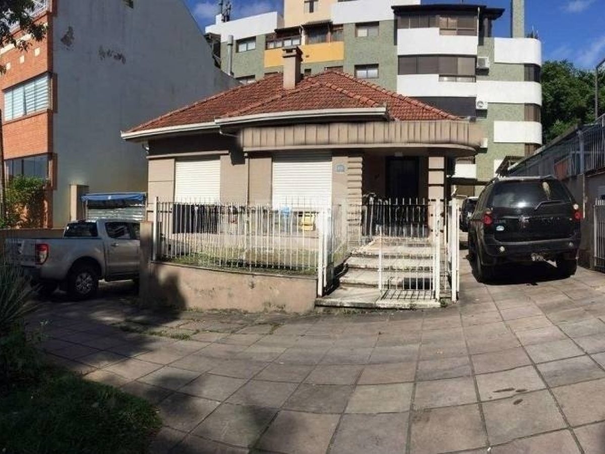 Casa à venda com 144m², 2 quartos, 1 suíte, 4 vagas no bairro Petrópolis em Porto Alegre - Foto 1