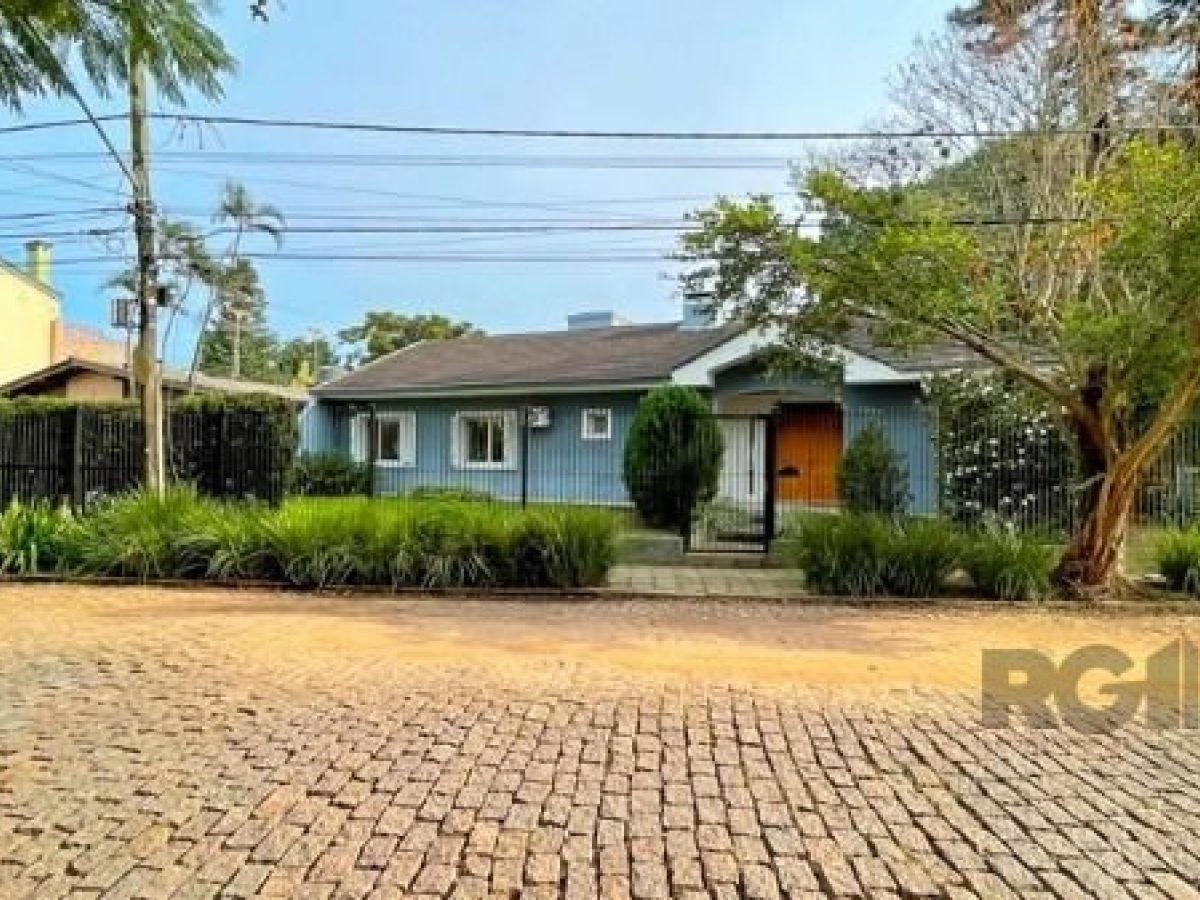 Casa à venda com 350m², 3 suítes, 4 vagas no bairro Ipanema em Porto Alegre - Foto 1