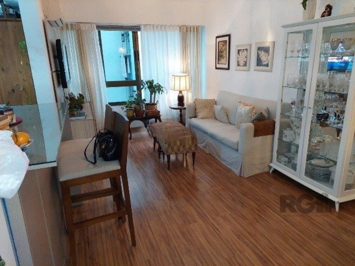 Apartamento à venda com 62m², 2 quartos, 1 suíte, 1 vaga no bairro Farroupilha em Porto Alegre - Foto 1