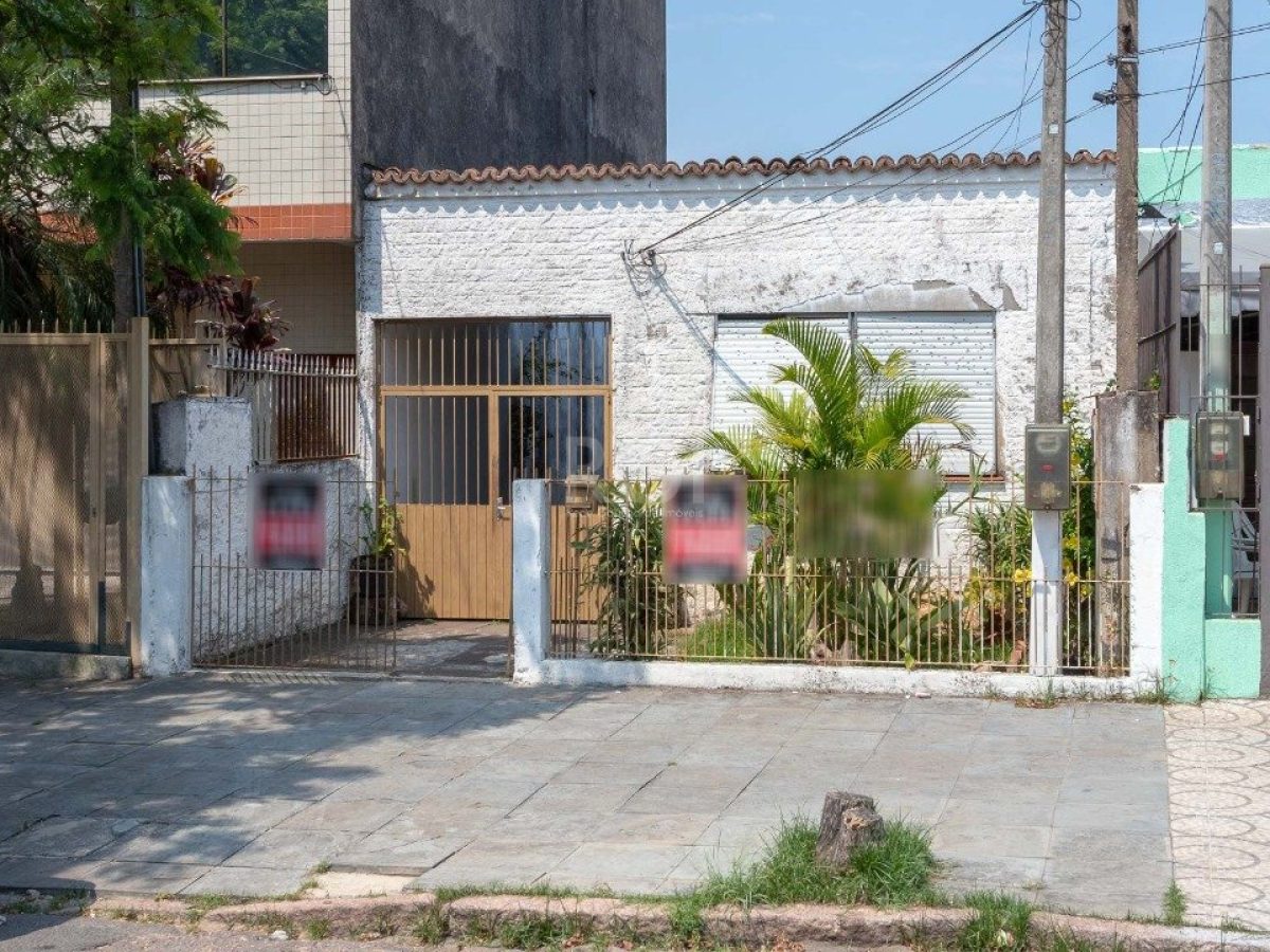 Casa à venda com 200m², 5 quartos, 5 suítes, 4 vagas no bairro Partenon em Porto Alegre - Foto 1