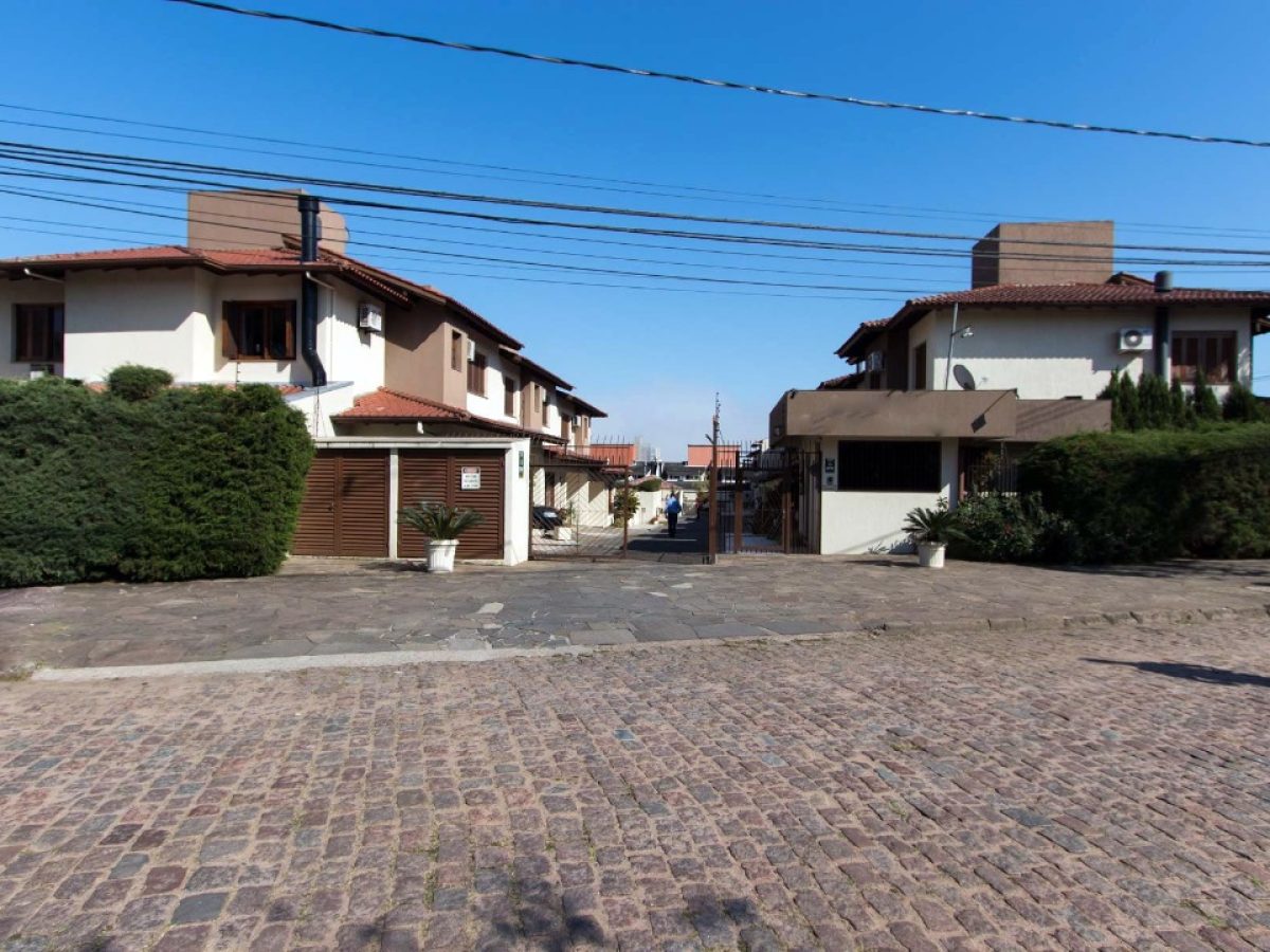 Casa Condominio à venda com 211m², 3 quartos, 2 suítes, 2 vagas no bairro Cristal em Porto Alegre - Foto 1