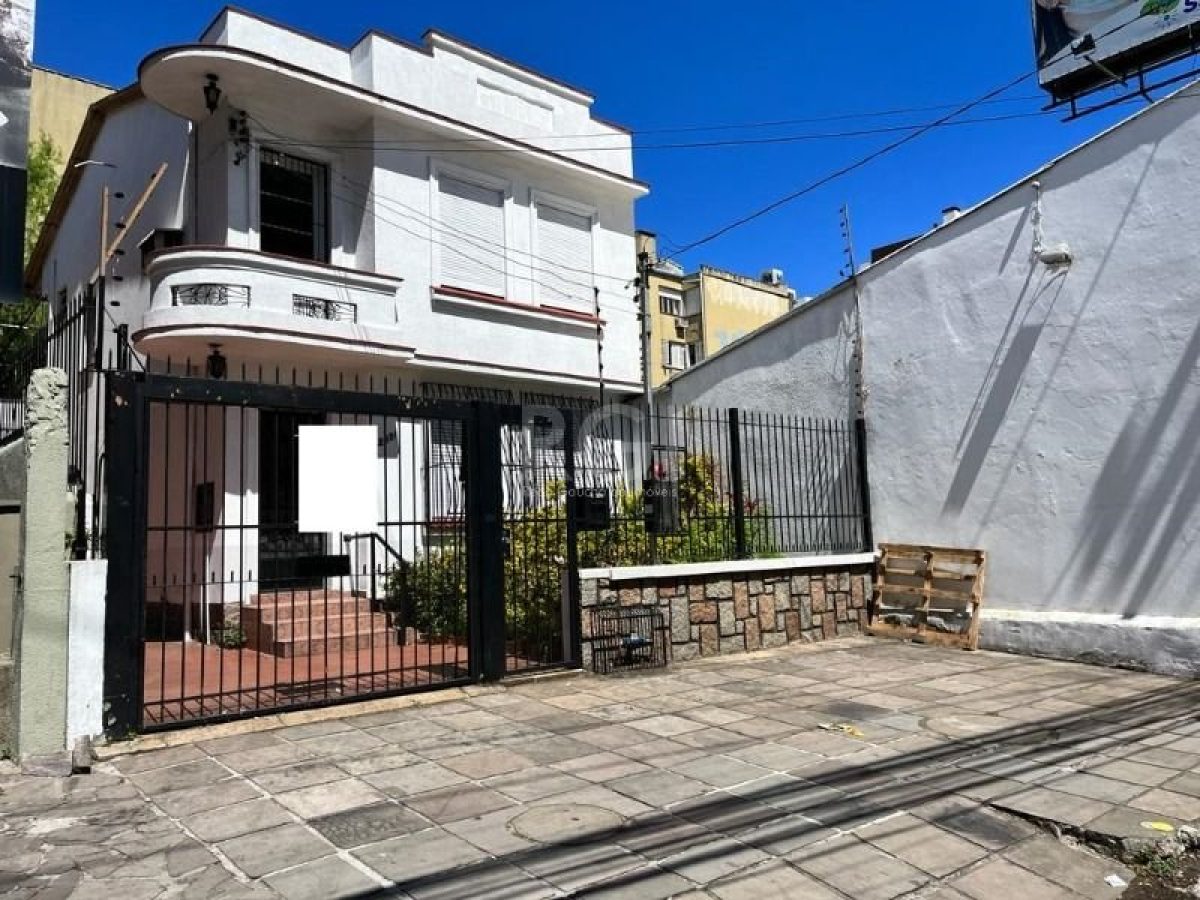 Sobrado à venda com 160m², 3 quartos, 1 suíte no bairro Floresta em Porto Alegre - Foto 1