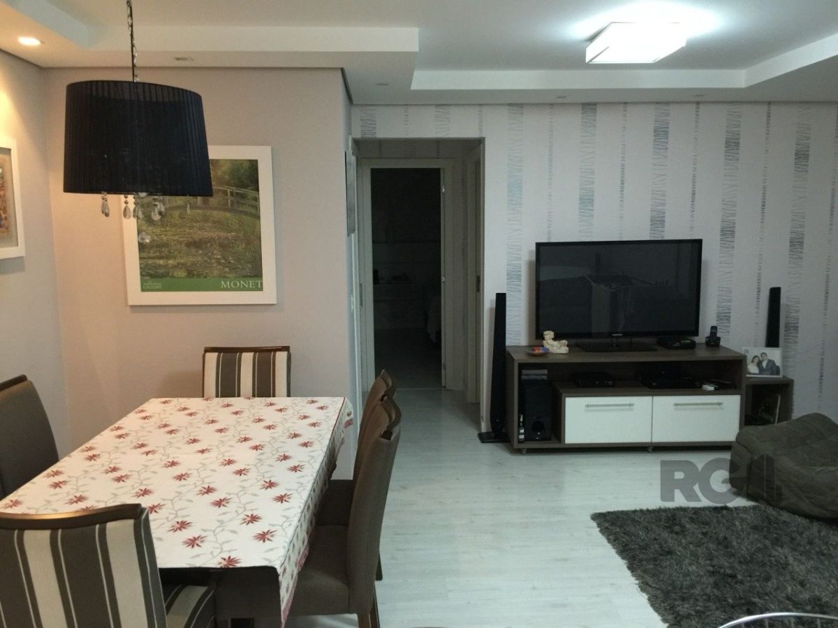 Apartamento à venda com 66m², 2 quartos, 1 suíte, 1 vaga no bairro Vila Ipiranga em Porto Alegre - Foto 1