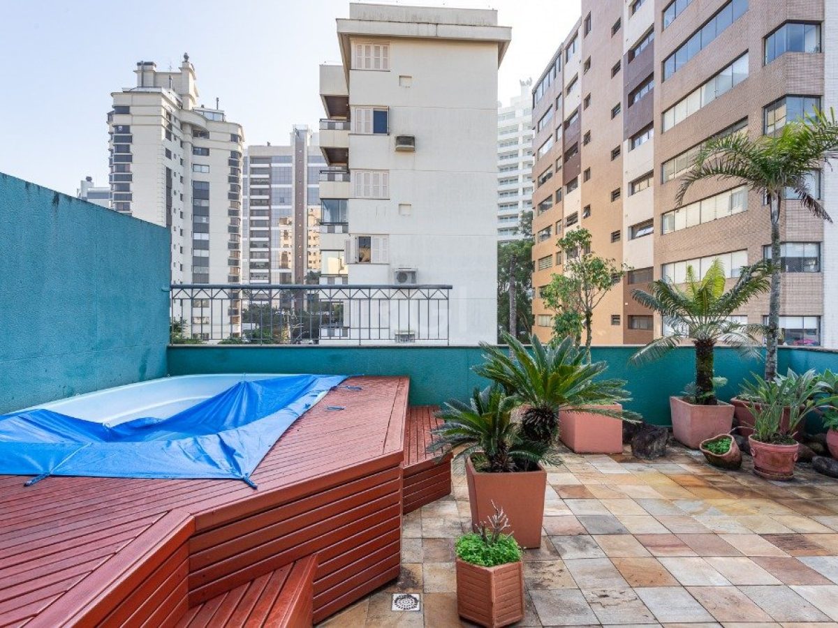 Cobertura à venda com 203m², 3 quartos, 1 suíte, 2 vagas no bairro Rio Branco em Porto Alegre - Foto 1