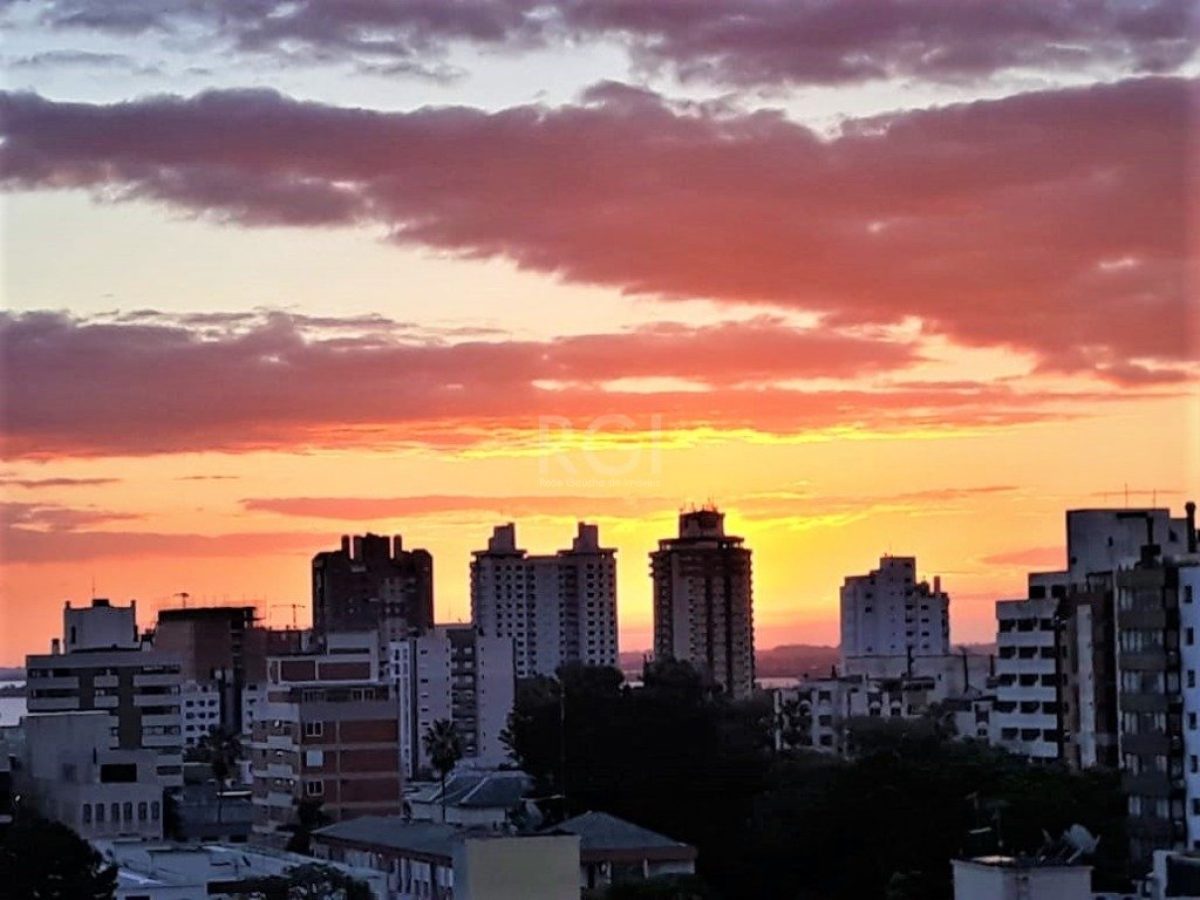 Cobertura à venda com 174m², 2 quartos, 2 vagas no bairro Menino Deus em Porto Alegre - Foto 1