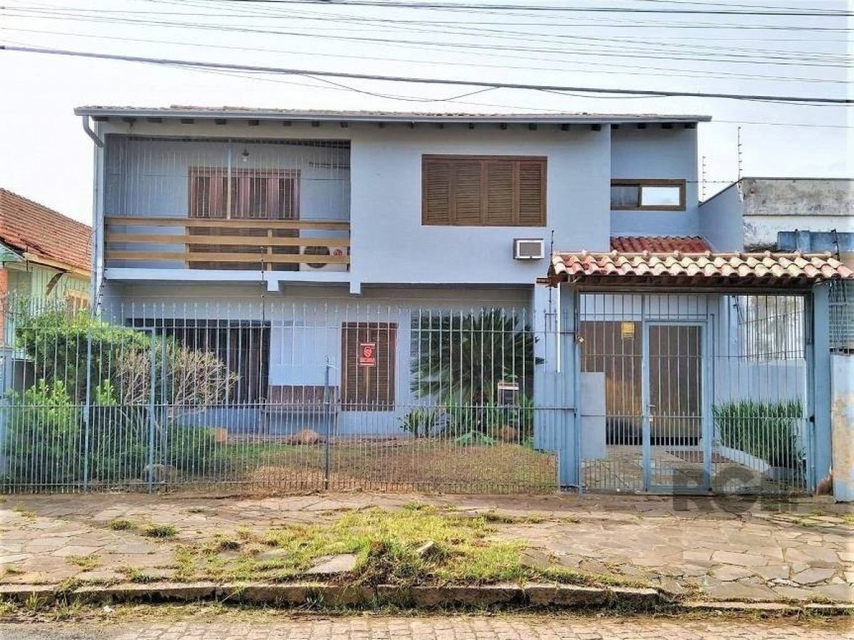 Casa à venda com 262m², 3 quartos, 1 suíte, 2 vagas no bairro Anchieta em Porto Alegre - Foto 1