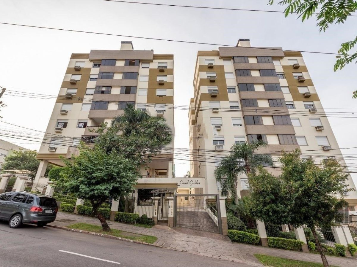 Apartamento à venda com 72m², 3 quartos, 1 suíte, 1 vaga no bairro Petrópolis em Porto Alegre - Foto 1