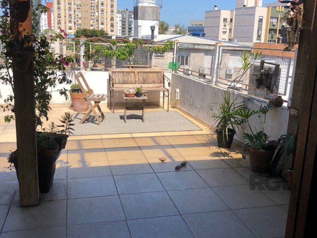 Cobertura à venda com 73m², 2 quartos no bairro Azenha em Porto Alegre - Foto 1