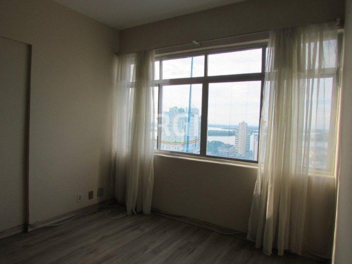 Apartamento à venda com 77m², 2 quartos no bairro Centro em Porto Alegre - Foto 1