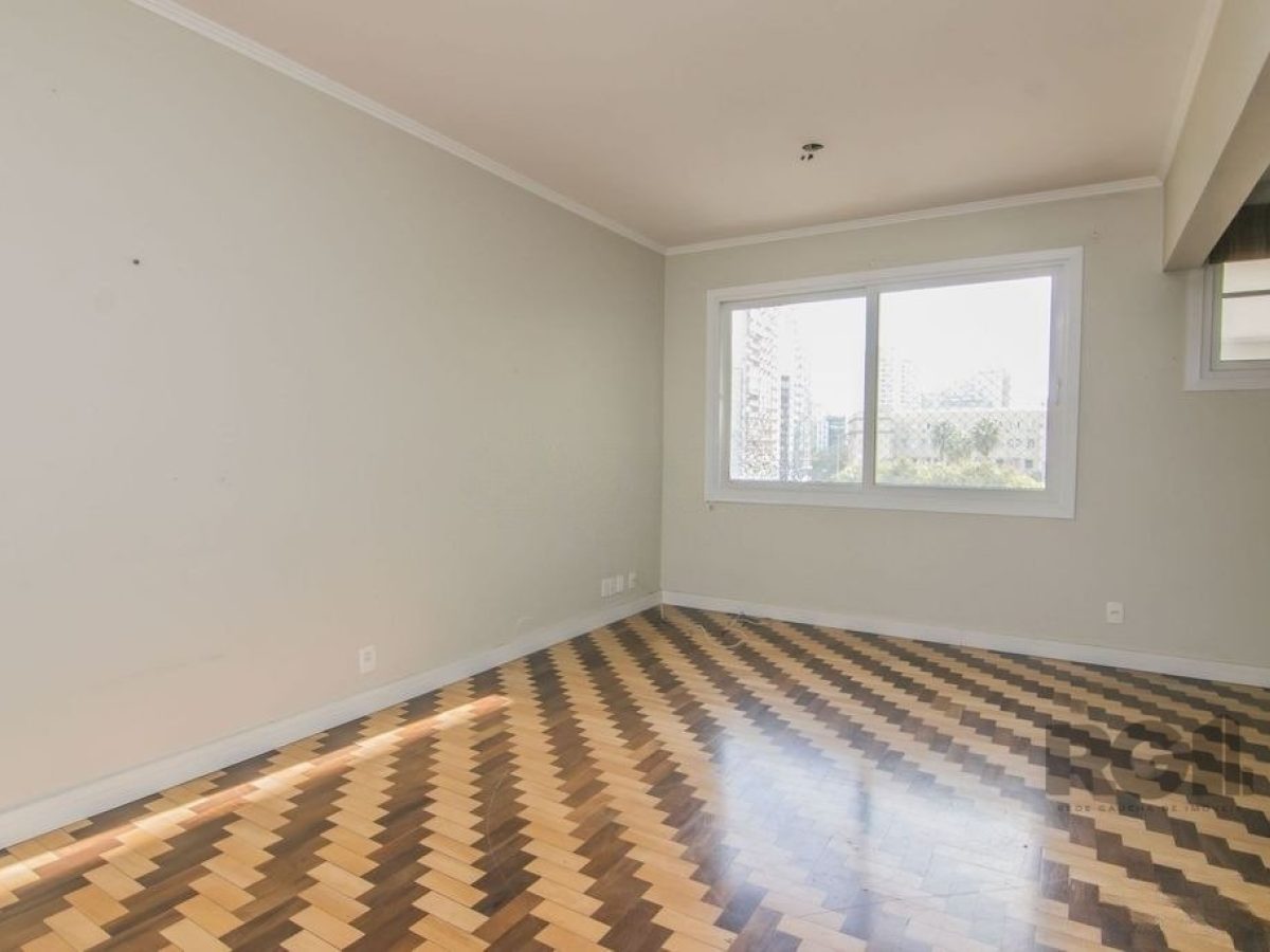 Apartamento à venda com 145m², 3 quartos, 1 suíte, 2 vagas no bairro Centro Histórico em Porto Alegre - Foto 1