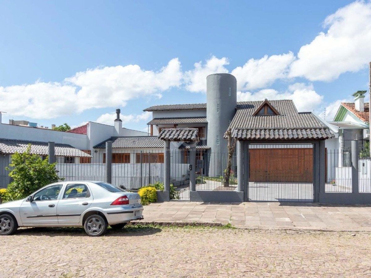 Casa à venda com 451m², 5 quartos, 1 suíte, 4 vagas no bairro Cristal em Porto Alegre - Foto 1