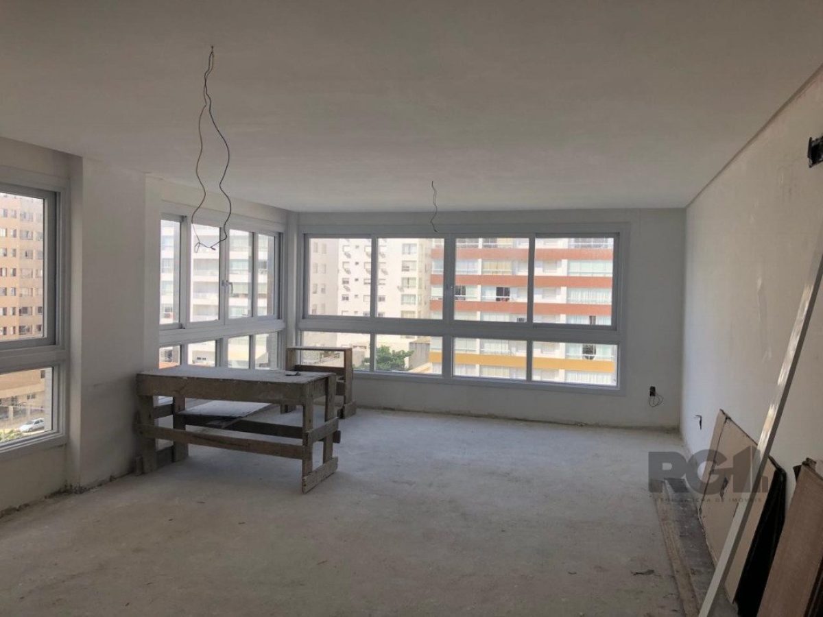 Apartamento à venda com 110m², 3 quartos, 1 suíte, 1 vaga no bairro Navegantes em Capão da Canoa - Foto 1