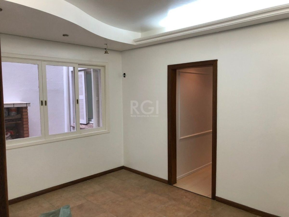 Apartamento à venda com 77m², 3 quartos no bairro Petrópolis em Porto Alegre - Foto 1