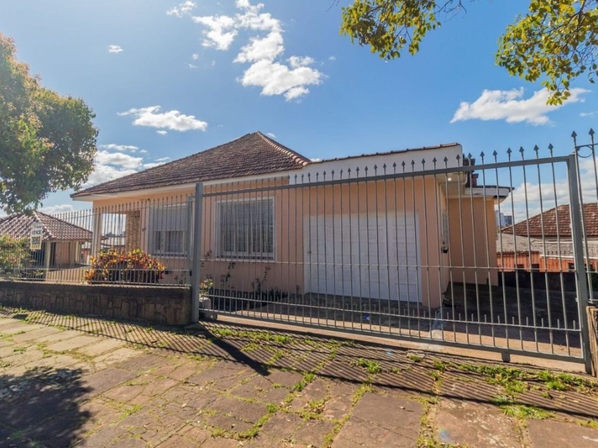 Casa à venda com 163m², 3 quartos, 2 vagas no bairro Jardim Itu em Porto Alegre - Foto 1