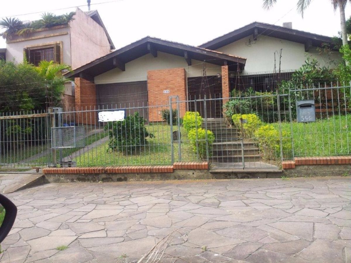 Casa à venda com 400m², 3 quartos, 1 suíte, 2 vagas no bairro Cristal em Porto Alegre - Foto 1