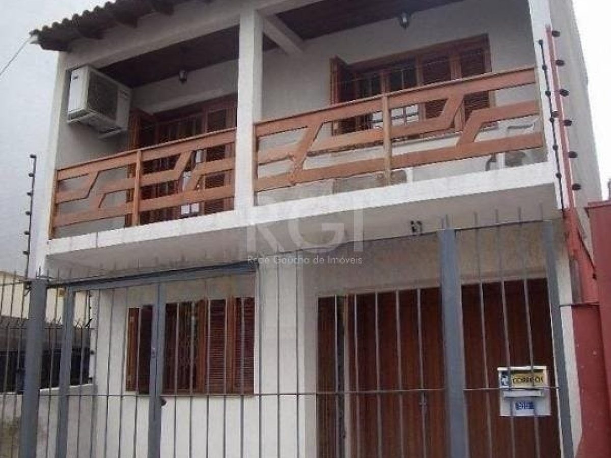 Casa à venda com 93m², 3 quartos, 1 suíte, 3 vagas no bairro Santana em Porto Alegre - Foto 1