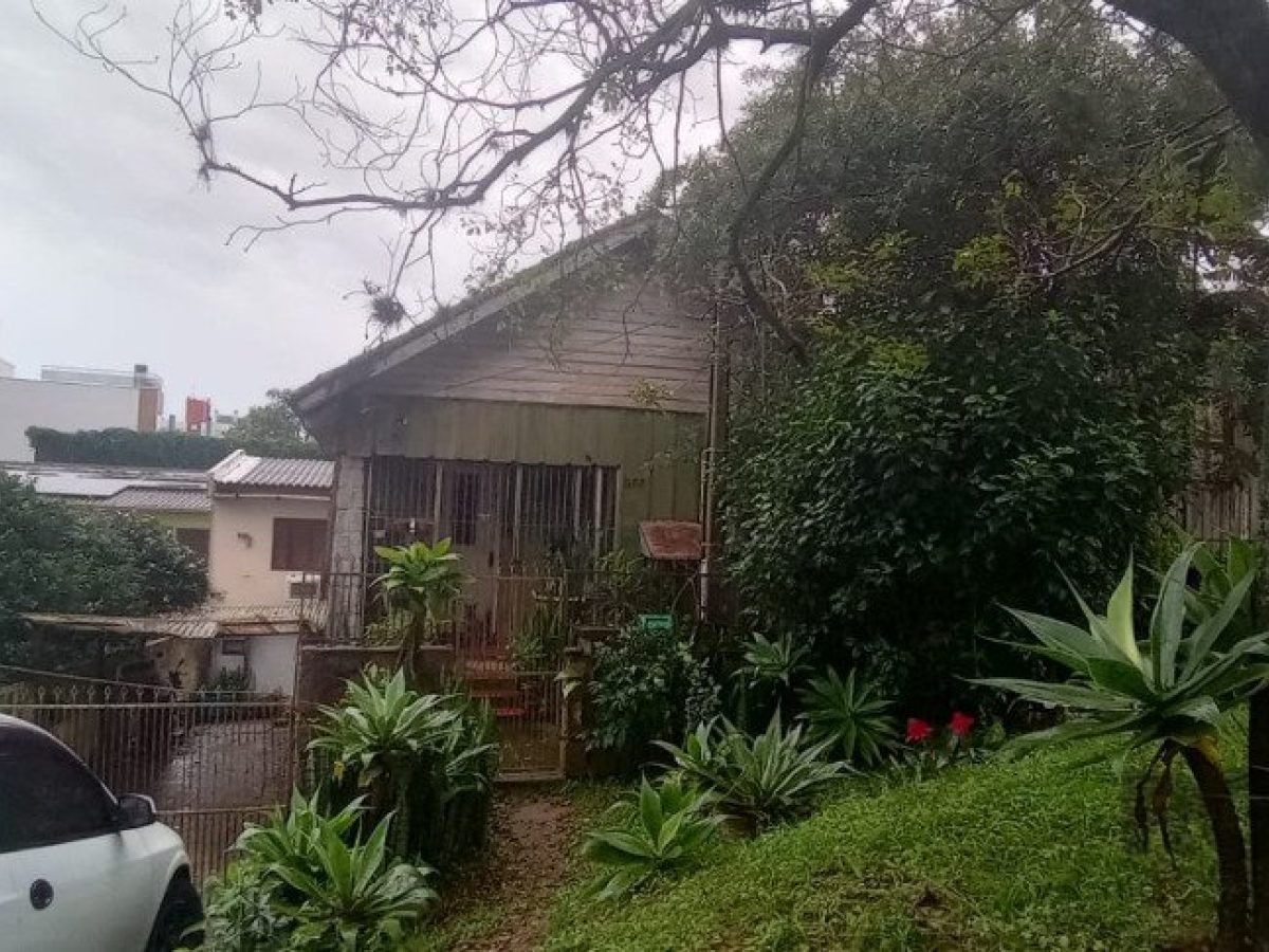 Casa à venda com 180m², 2 quartos no bairro Tristeza em Porto Alegre - Foto 1