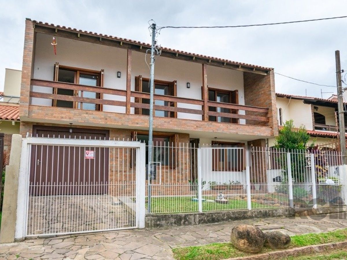 Casa à venda com 388m², 6 quartos, 1 suíte, 3 vagas no bairro Jardim Itu em Porto Alegre - Foto 1