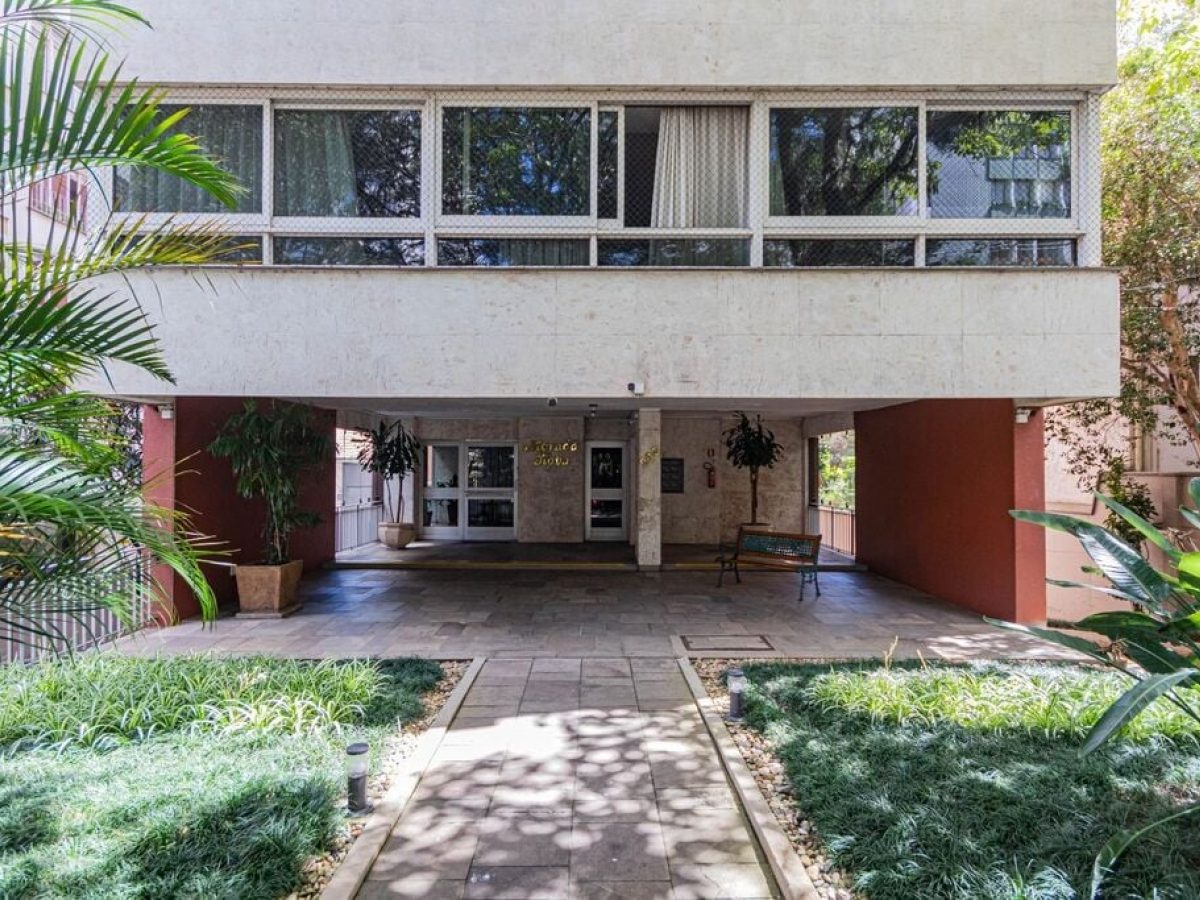 Apartamento à venda com 217m², 4 quartos, 1 suíte, 3 vagas no bairro Independência em Porto Alegre - Foto 1