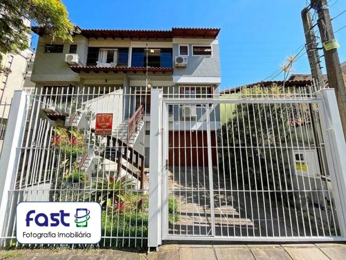 Casa à venda com 199m², 3 quartos, 1 suíte, 2 vagas no bairro Vila Ipiranga em Porto Alegre - Foto 1