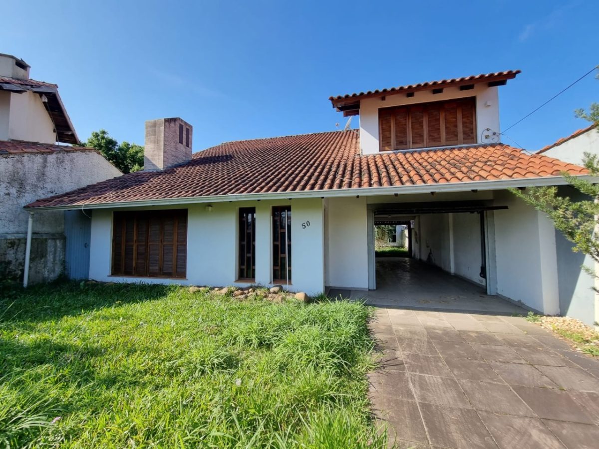 Casa à venda com 250m², 3 quartos, 3 suítes, 5 vagas no bairro Ipanema em Porto Alegre - Foto 1