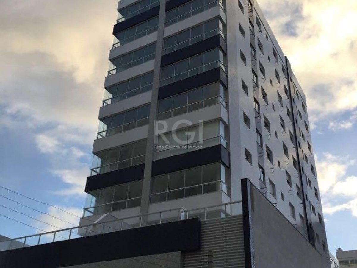 Apartamento à venda com 64m², 2 quartos, 1 suíte, 1 vaga no bairro Centro em Capão da Canoa - Foto 1