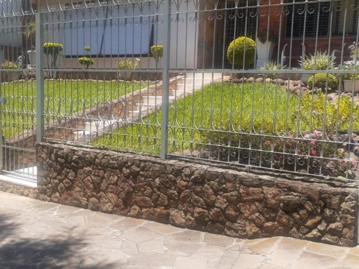 Casa à venda com 400m², 3 quartos, 1 suíte, 2 vagas no bairro Jardim Lindóia em Porto Alegre - Foto 1