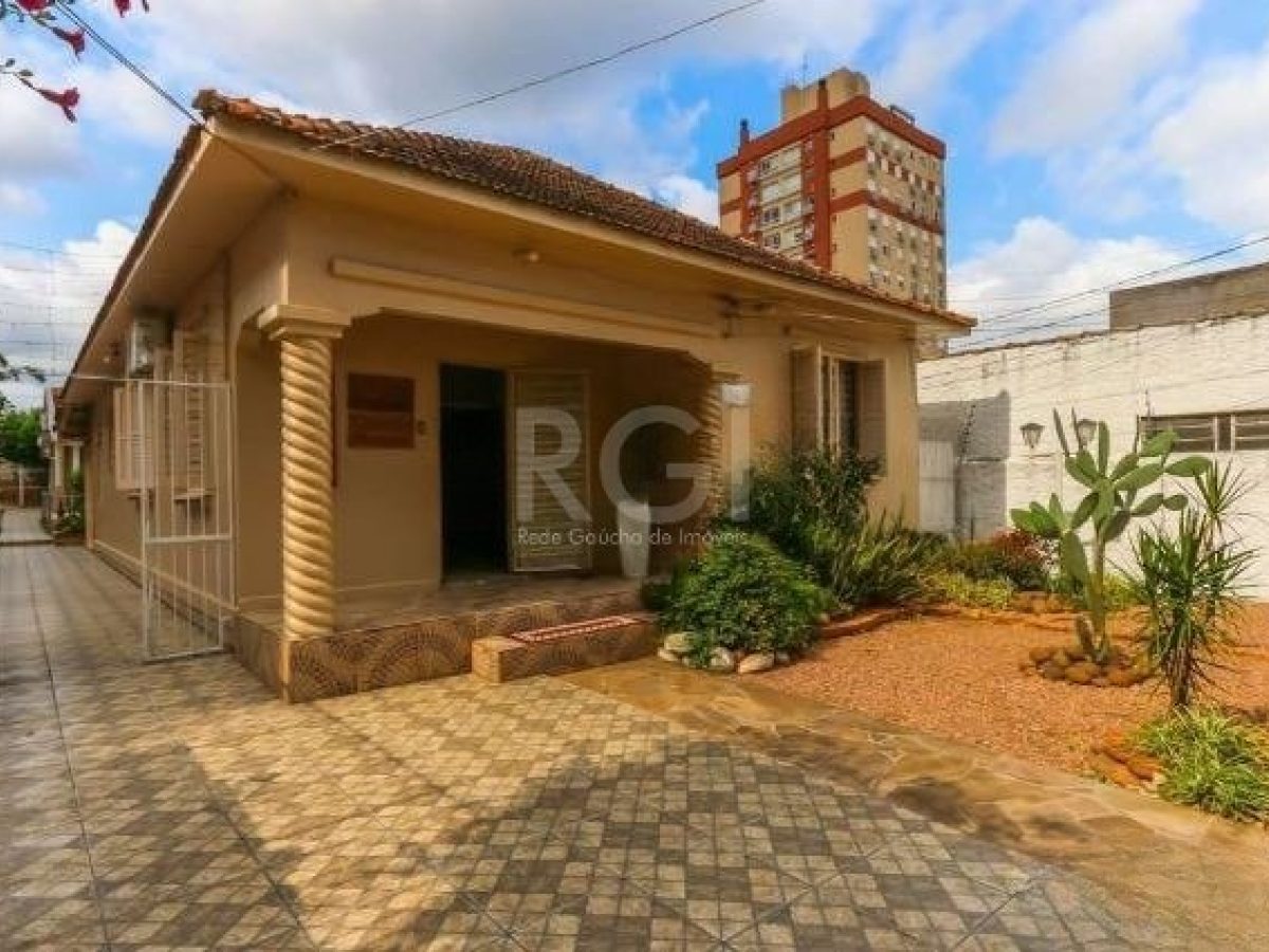 Casa à venda com 160m², 3 quartos, 3 vagas no bairro Partenon em Porto Alegre - Foto 1