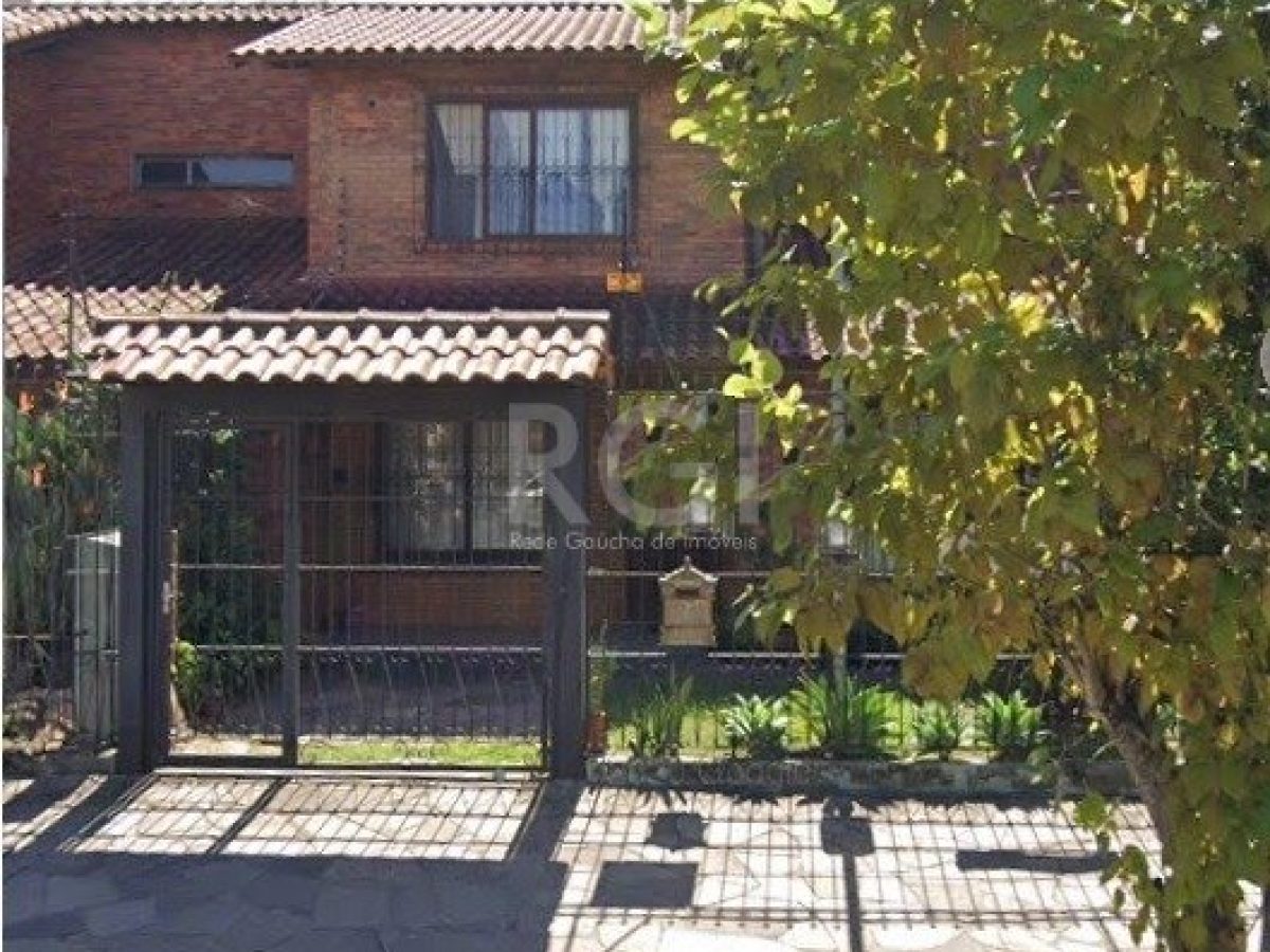 Casa à venda com 118m², 3 quartos, 1 suíte, 2 vagas no bairro Cristal em Porto Alegre - Foto 1