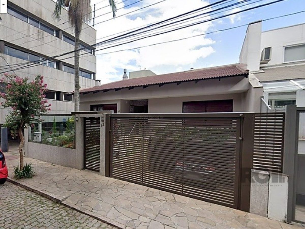 Casa à venda com 350m², 4 quartos, 1 suíte, 3 vagas no bairro Auxiliadora em Porto Alegre - Foto 1