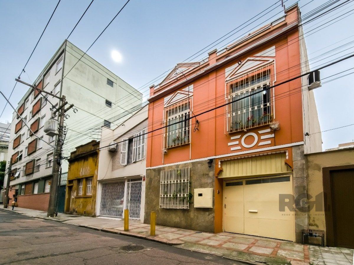 Casa à venda com 256m², 2 quartos, 3 vagas no bairro Centro Histórico em Porto Alegre - Foto 1