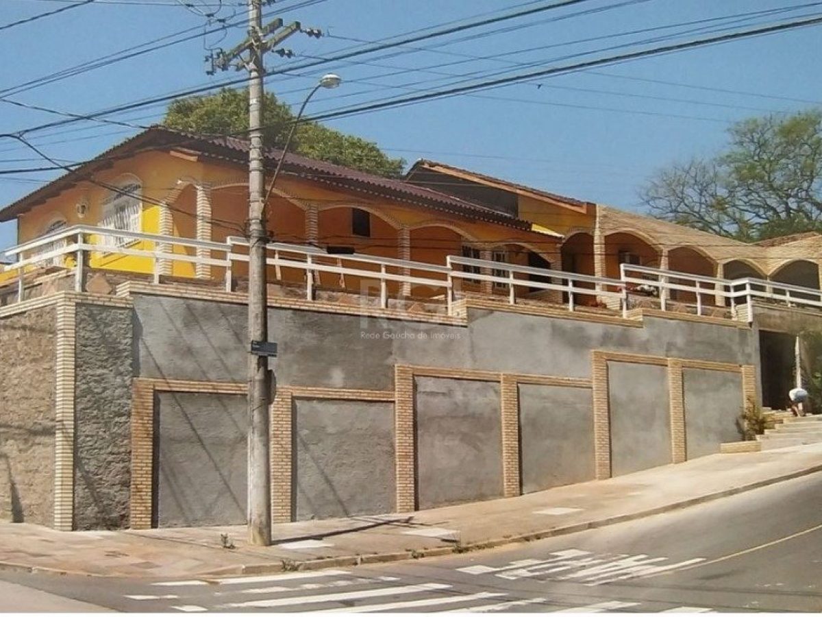 Casa à venda com 400m², 7 quartos, 1 suíte, 2 vagas no bairro Glória em Porto Alegre - Foto 1