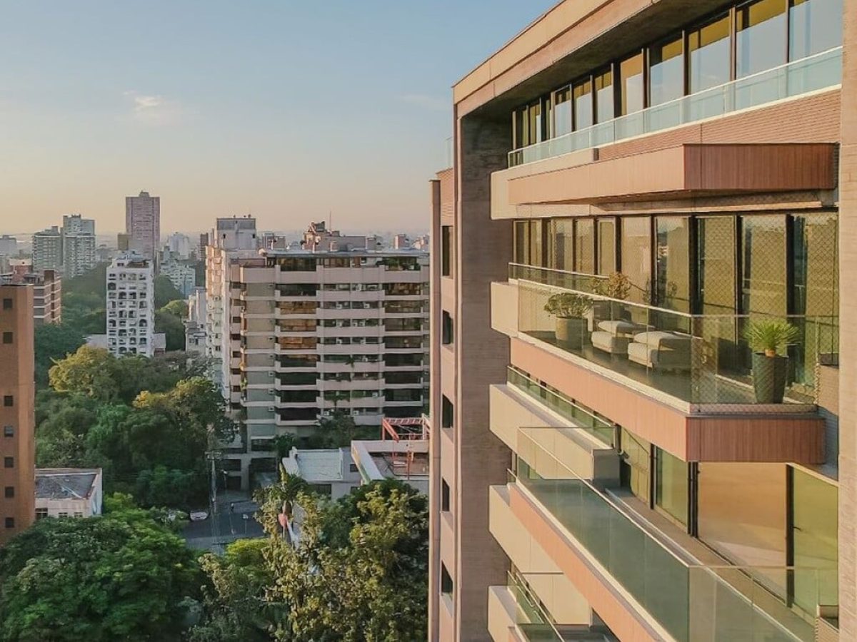 Apartamento à venda com 268m², 3 quartos, 3 suítes, 4 vagas no bairro Rio Branco em Porto Alegre - Foto 1