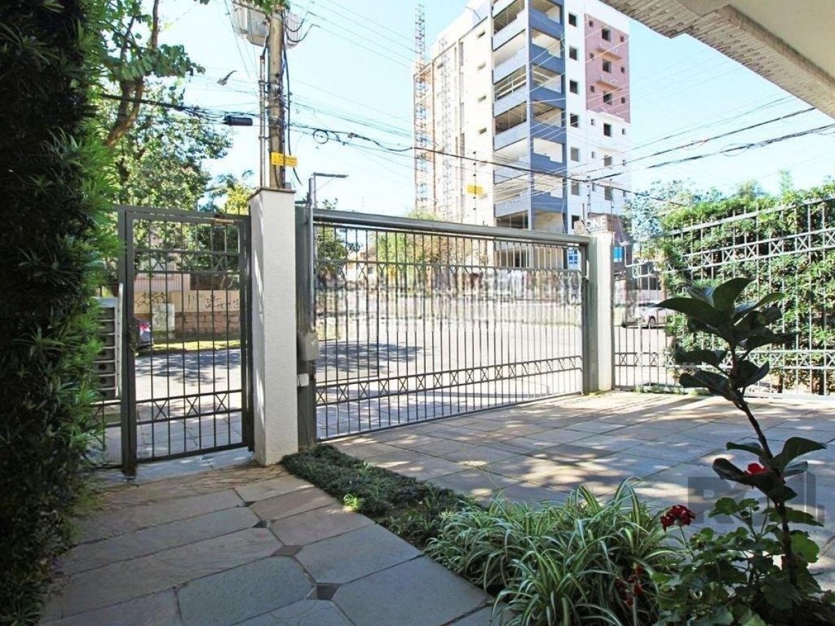 Apartamento à venda com 73m², 2 quartos, 1 suíte, 2 vagas no bairro São João em Porto Alegre - Foto 1