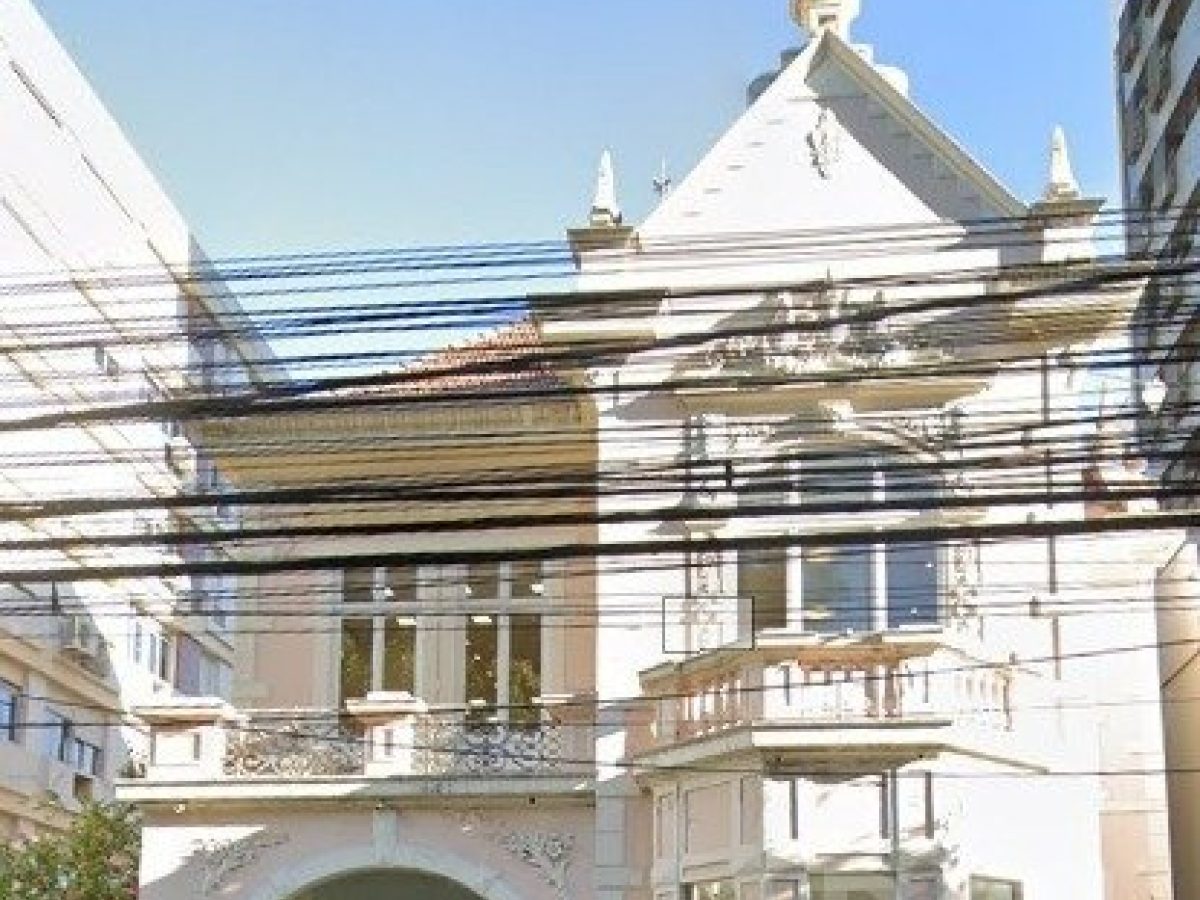 Casa à venda com 483m², 5 quartos, 2 suítes, 10 vagas no bairro Moinhos de Vento em Porto Alegre - Foto 1