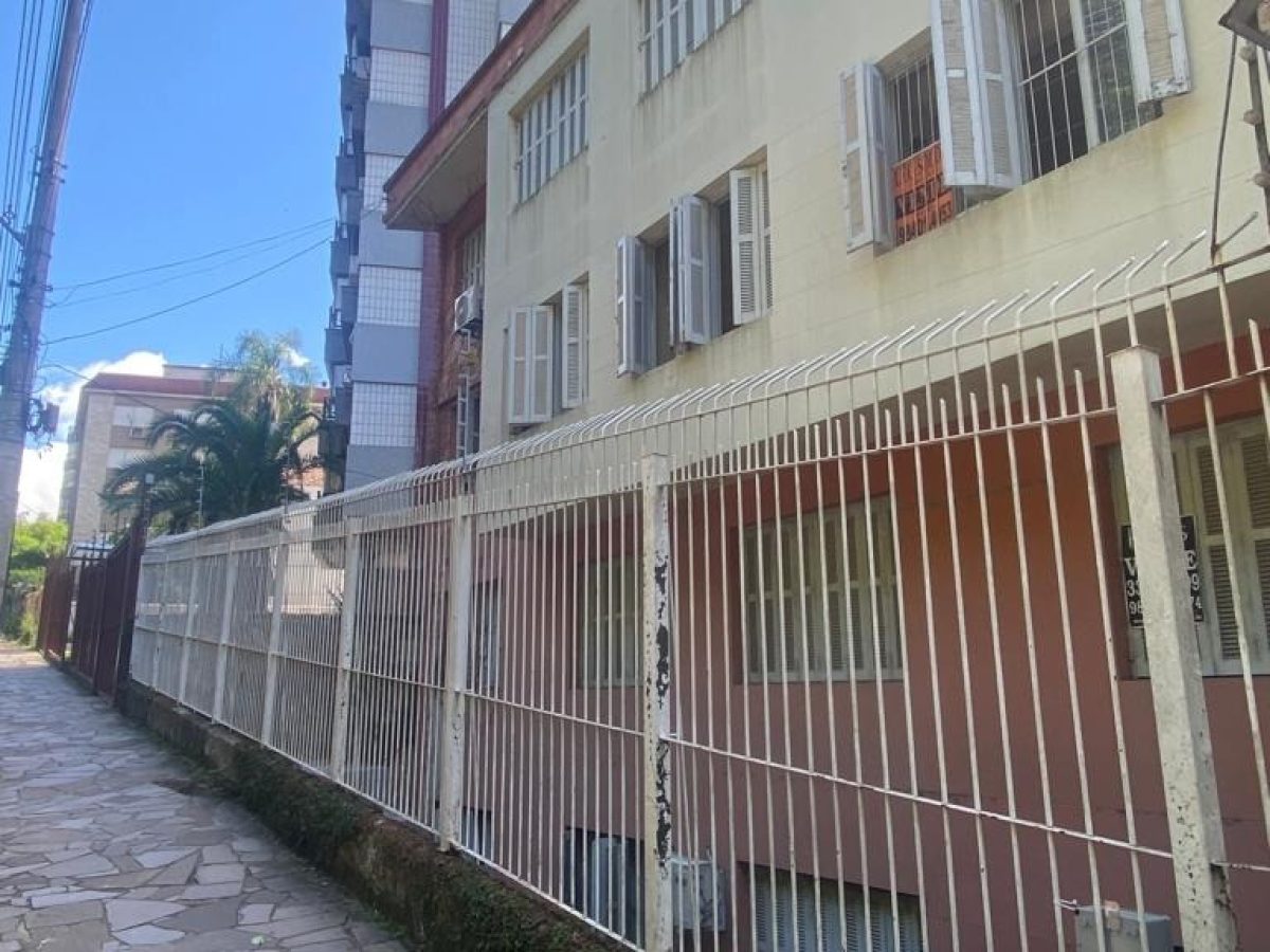 Apartamento à venda com 76m², 3 quartos no bairro Floresta em Porto Alegre - Foto 1